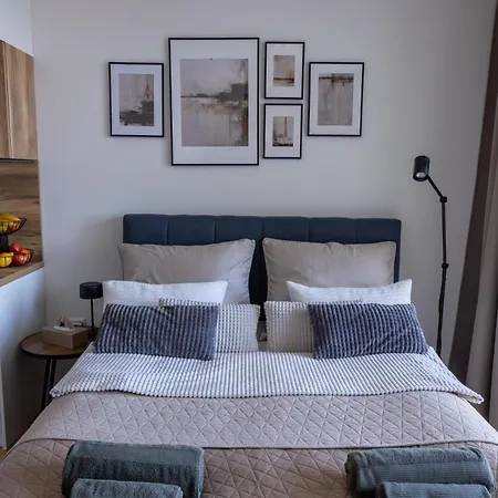 Leon - Exclusive, Balcony & Garage Parking Apartman *