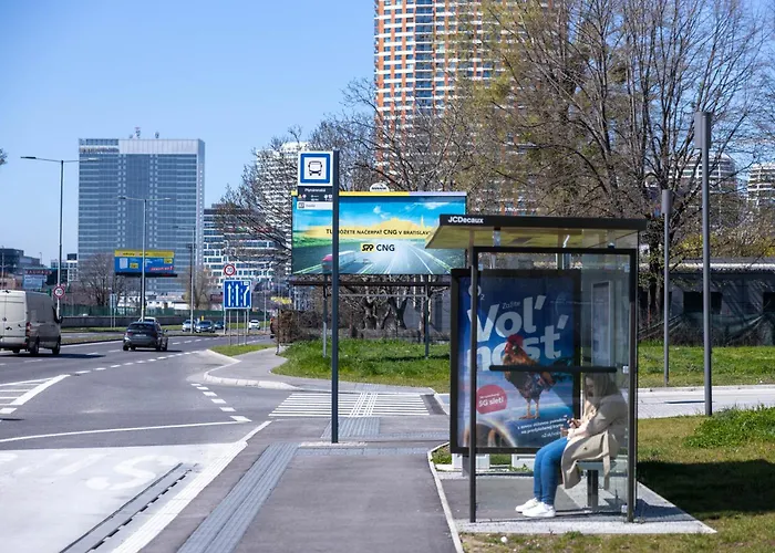 Apartment Leon - Exclusive, Balcony & Garage Parking Bratislava