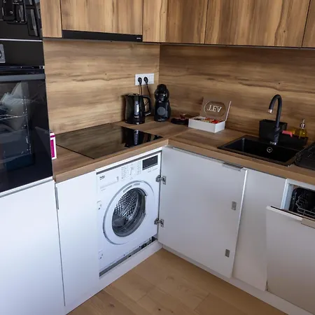 Leon - Free Garage Parking * Bratislava